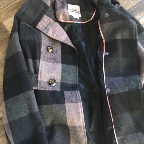 Coat - Picture 4 of 4